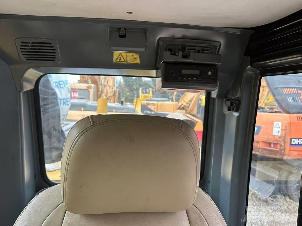 CAT 320 D Roomikekskavaatorid