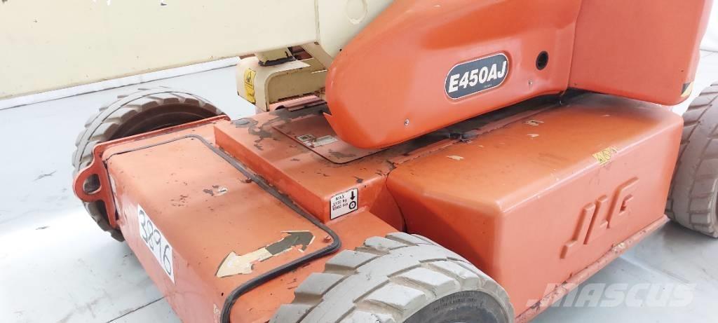 JLG E 450 AJ Iseliikuvad poomtõstukid