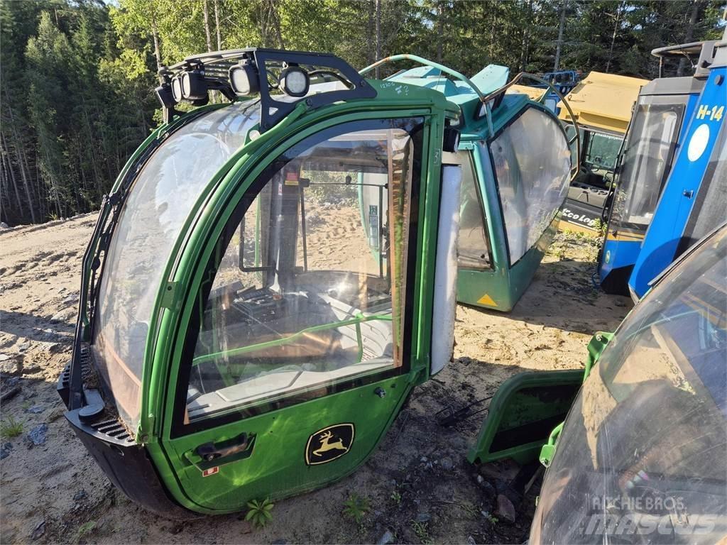 John Deere 1270G Kabiinid