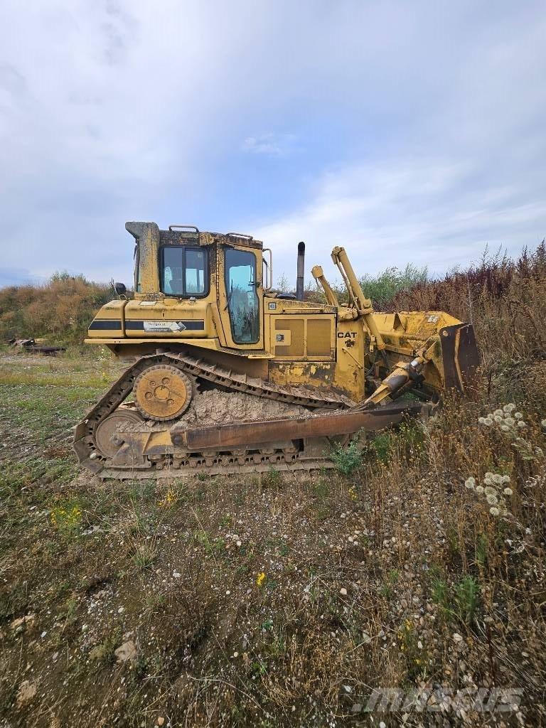 CAT D6h Buldooserid
