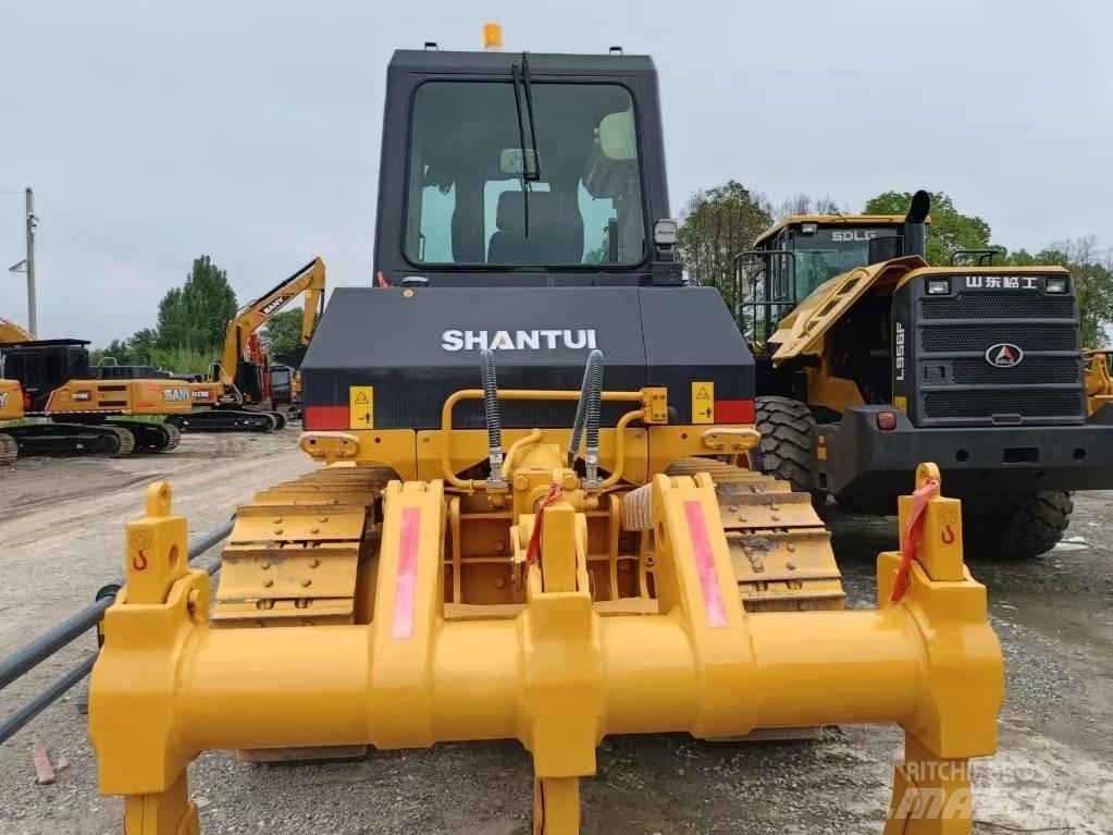 Shantui D16 Buldooserid
