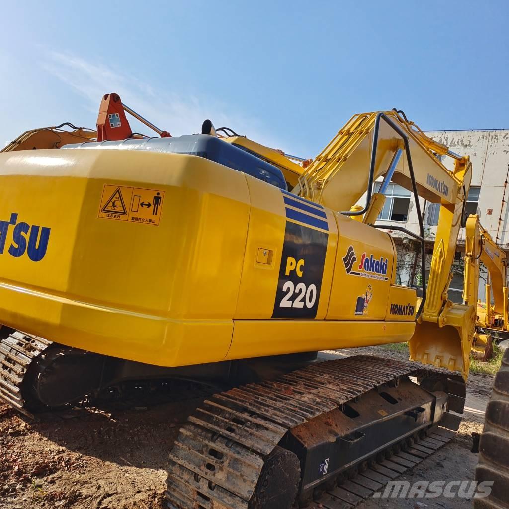 Komatsu PC 220-7 Roomikekskavaatorid