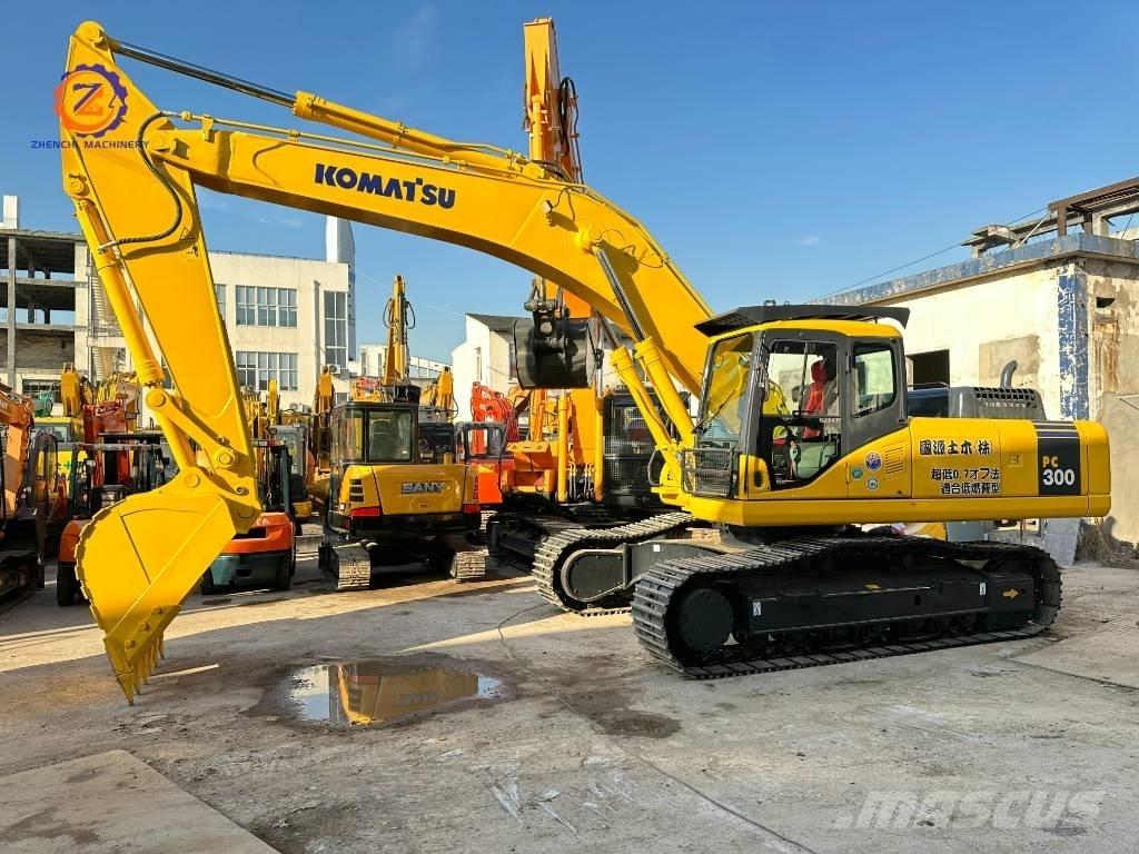 Komatsu PC 300 Roomikekskavaatorid