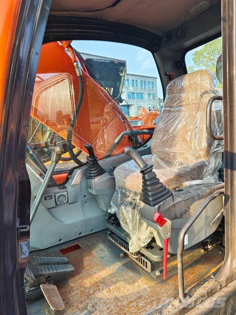Doosan DX225LC-9C Roomikekskavaatorid