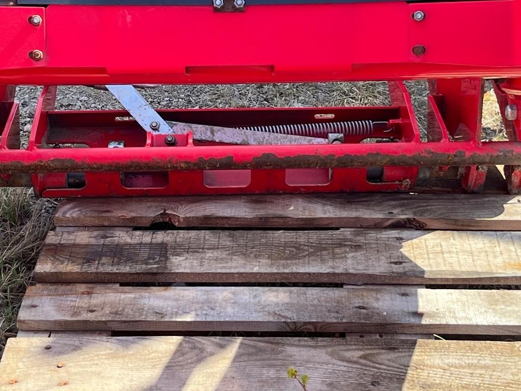 Massey Ferguson 945 Frontaallaadurid ja ekskavaatorid