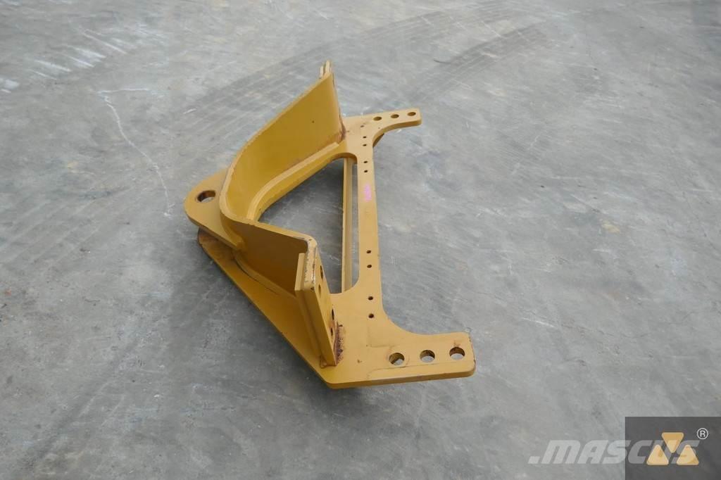 CAT 140M3 Drawbar Muud osad