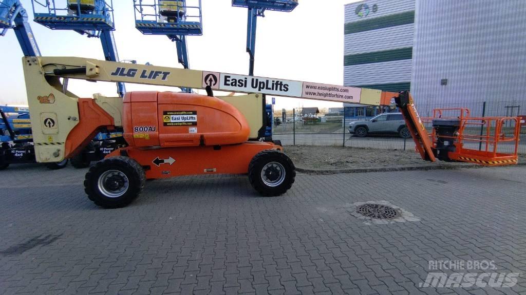 JLG 800 AJ Iseliikuvad poomtõstukid