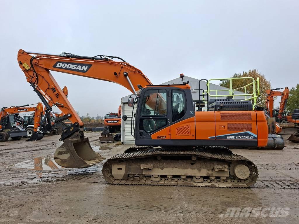 Doosan DX 225 LC Roomikekskavaatorid
