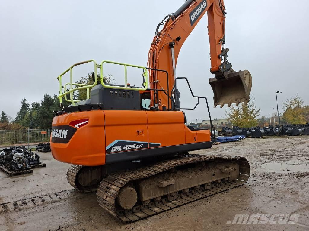 Doosan DX 225 LC Roomikekskavaatorid