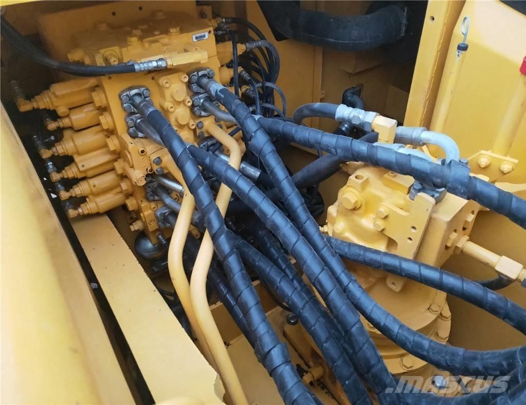 Komatsu PC200-7 Roomikekskavaatorid