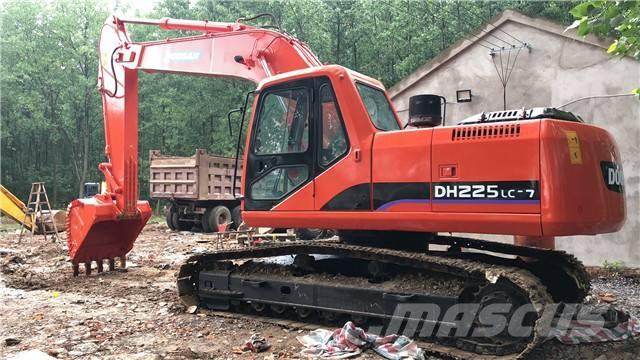 Doosan DH225LC-7 Roomikekskavaatorid