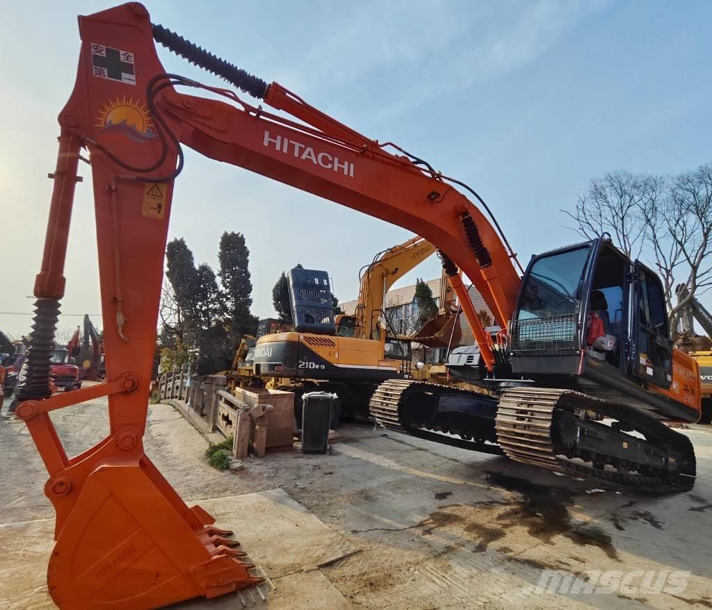 Hitachi ZX 210 Roomikekskavaatorid
