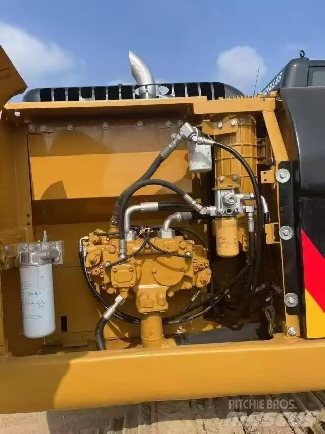 CAT 320 D2 Roomikekskavaatorid