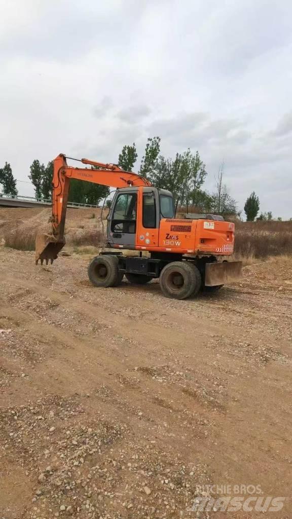 Hitachi ZX130W Ratasekskavaatorid