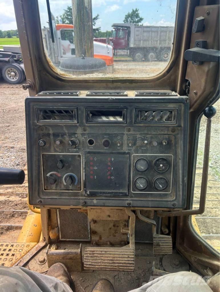 CAT D 5 H XL Buldooserid