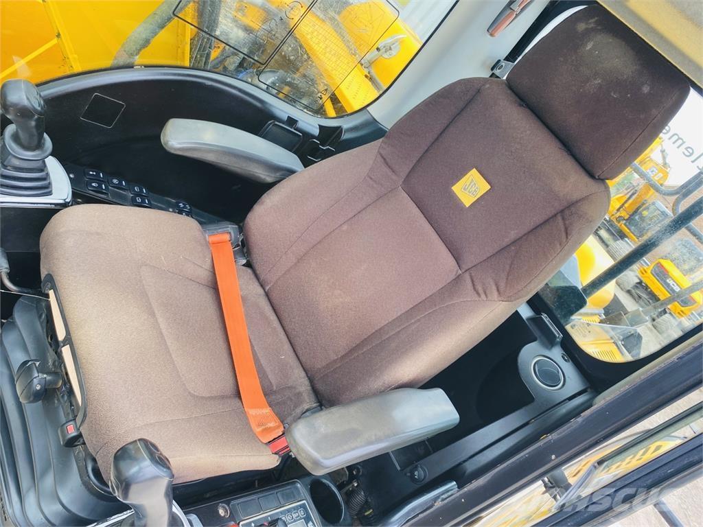 JCB JS130LC Roomikekskavaatorid
