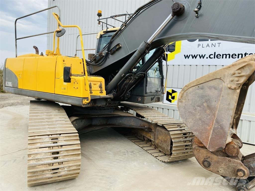 Volvo EC210CL Roomikekskavaatorid