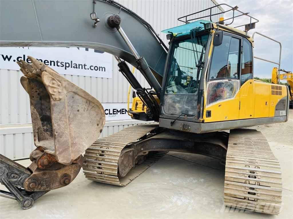 Volvo EC210CL Roomikekskavaatorid