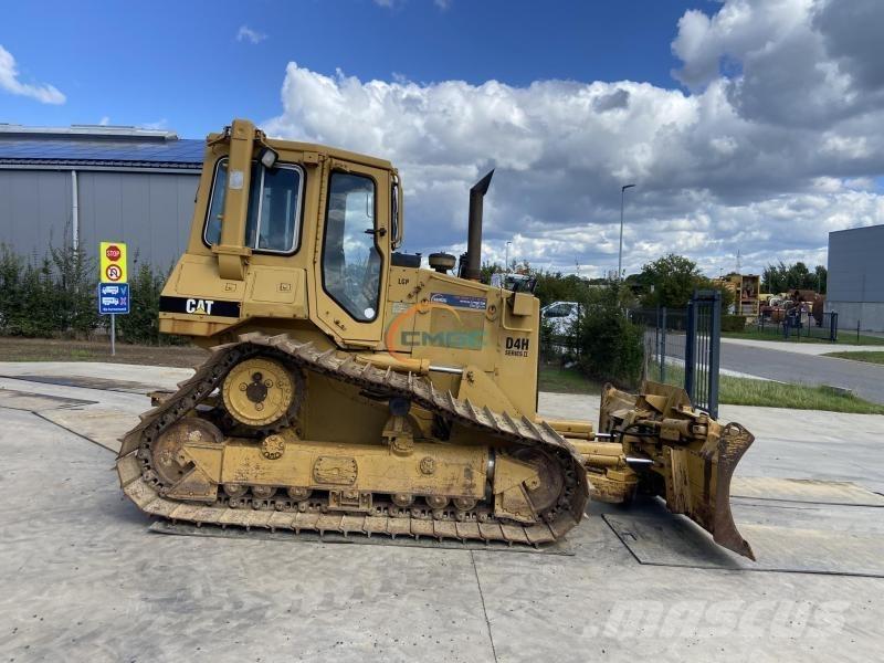 CAT D4H Buldooserid