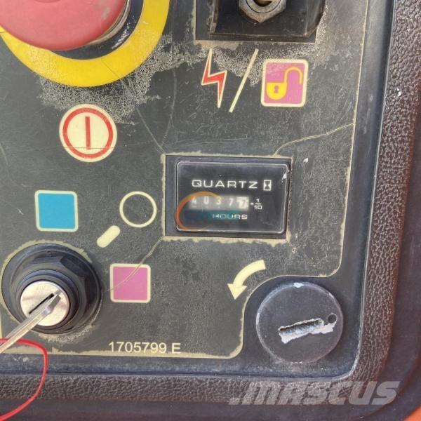 JLG 1250AJP Iseliikuvad poomtõstukid