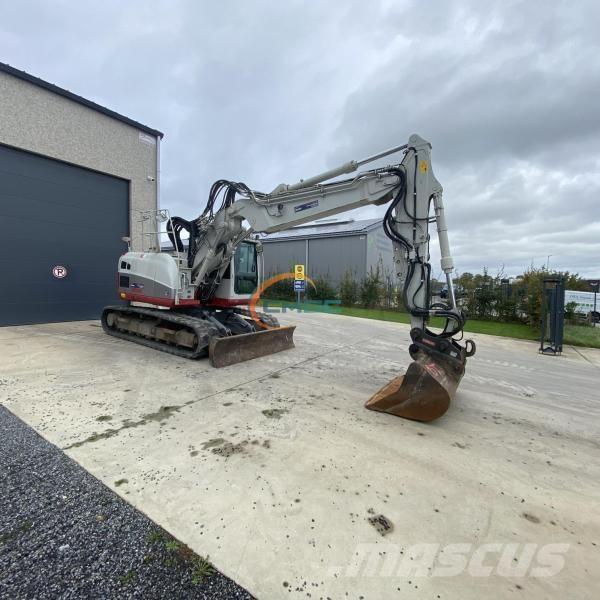 Takeuchi TB215R Ratasekskavaatorid