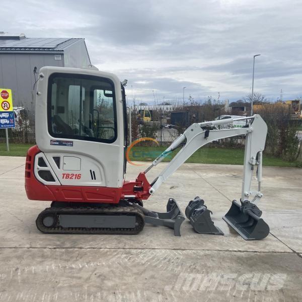 Takeuchi TB216 Ratasekskavaatorid