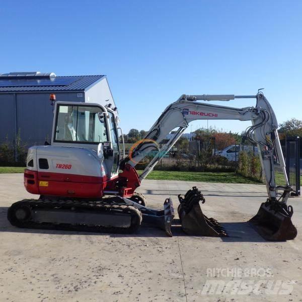 Takeuchi TB260 Ratasekskavaatorid