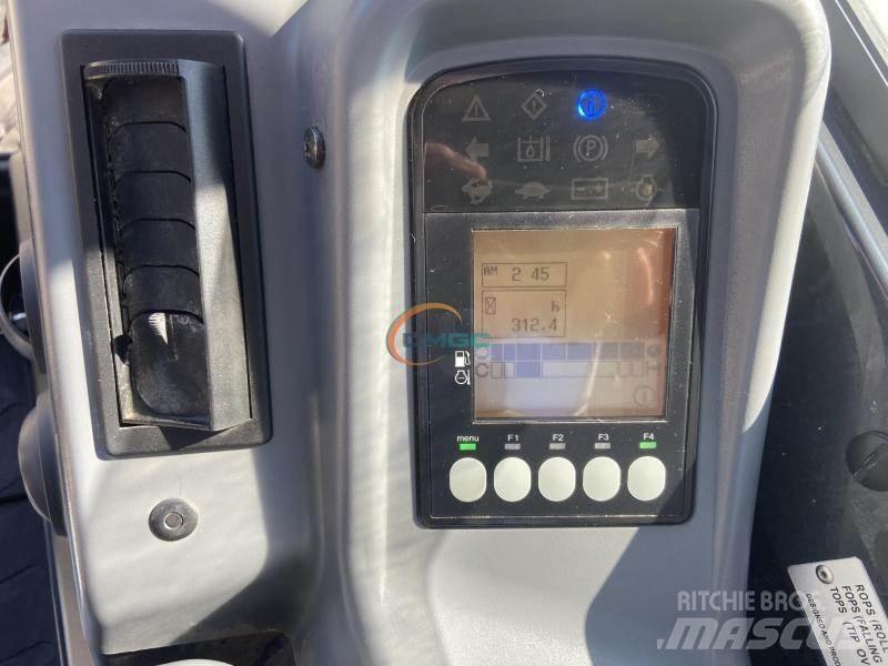 Yanmar VIO38-6 Ratasekskavaatorid