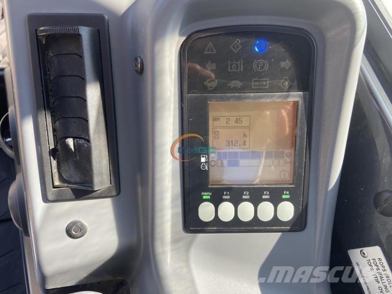 Yanmar VIO38-6 Ratasekskavaatorid