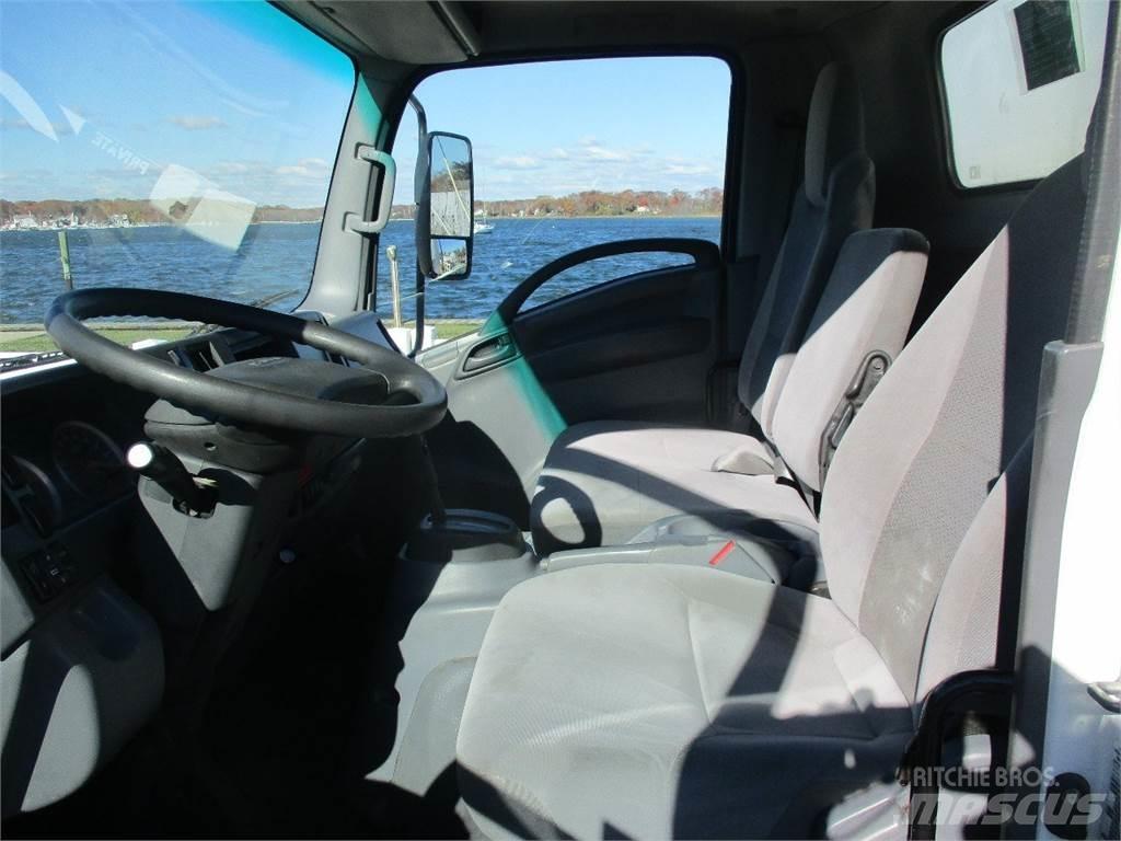 Isuzu NQR Furgoonautod