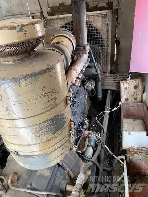 Manitowoc 3900 Roomikkraanad