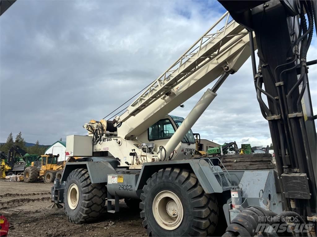 Terex RT 665 Raske maastiku tõstukid