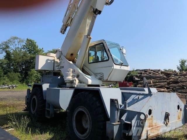 Terex RT230E Raske maastiku tõstukid
