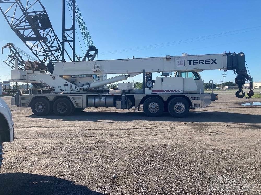 Terex T 560 Maastikutõstukid
