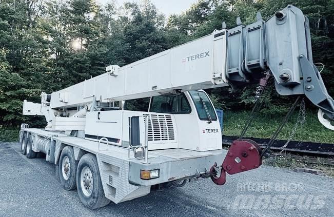 Terex T 560 Maastikutõstukid