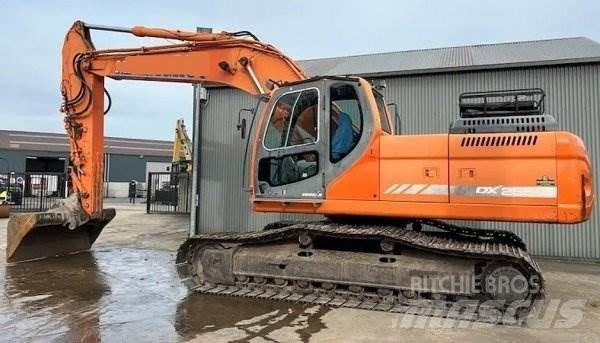 Doosan DX 255 LC Roomikekskavaatorid