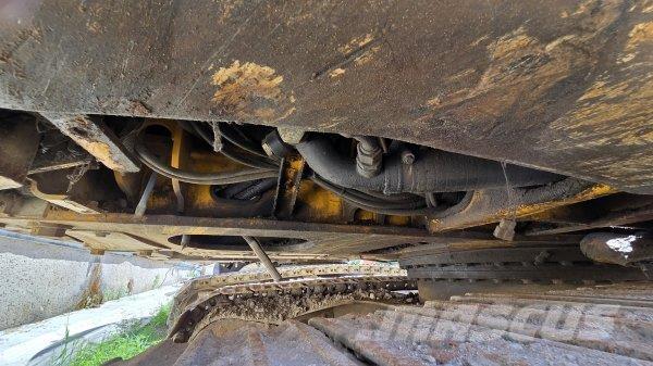 JCB JS 130 LC Roomikekskavaatorid