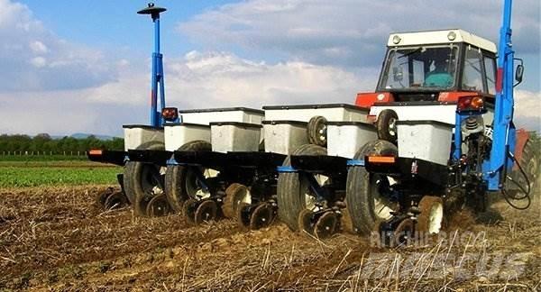  _JINÉ USA) Kinze - 3000 Traktorid
