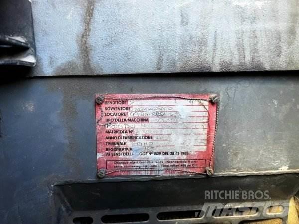 Komatsu PC 340 NLC-6 Roomikekskavaatorid