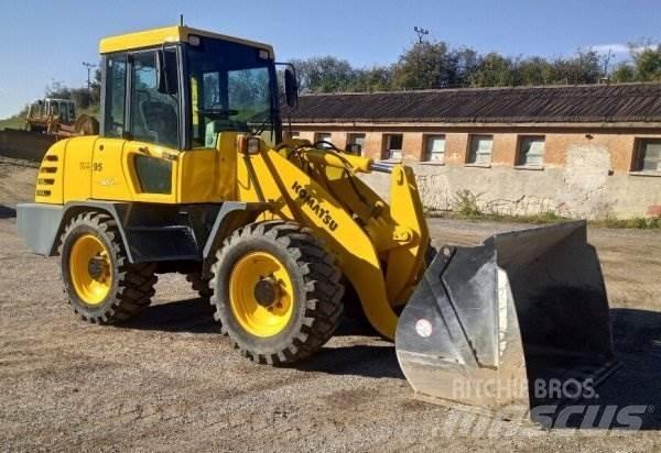 Komatsu WA 95 Rataslaadurid