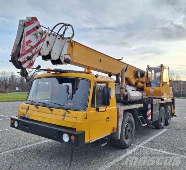 Tatra T815 +AD 28 (ČKD) Kraanaga veokid