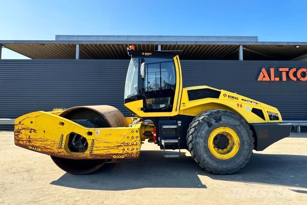 Bomag BW 226 BVC-5 Ühe trumliga rullid