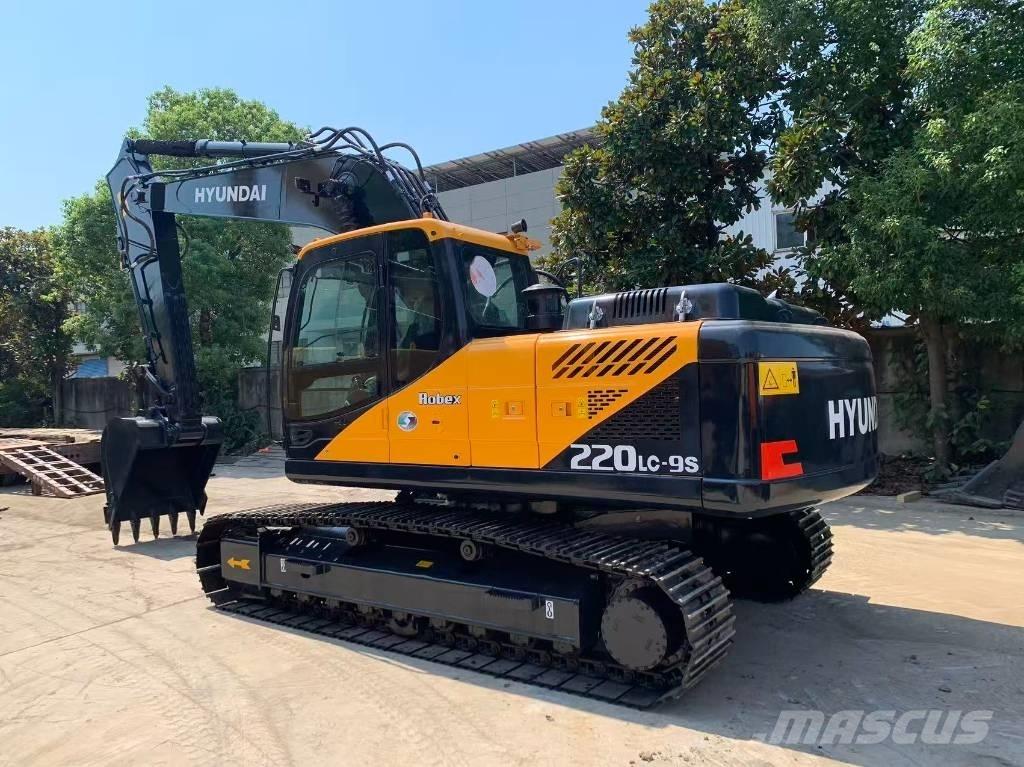Hyundai R220LC-9S Roomikekskavaatorid
