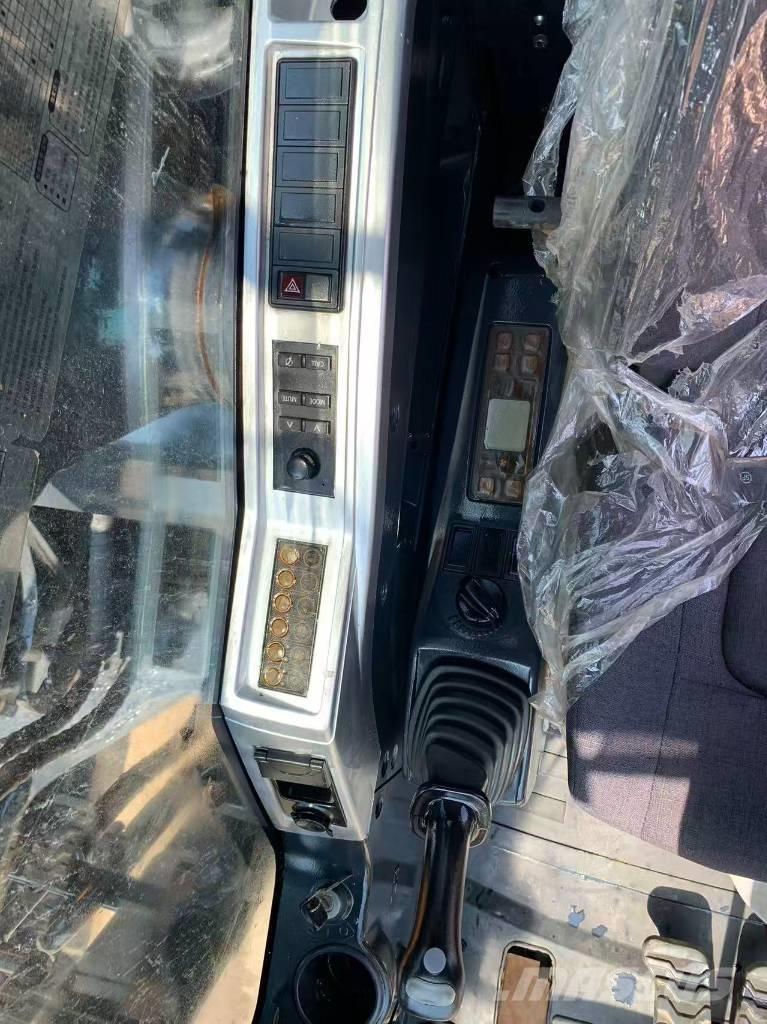 Hyundai R220LC-9S Roomikekskavaatorid