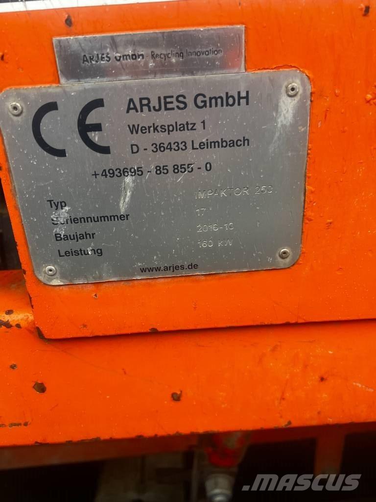 Arjes Impaktor 250 Iseliikuvad purustid