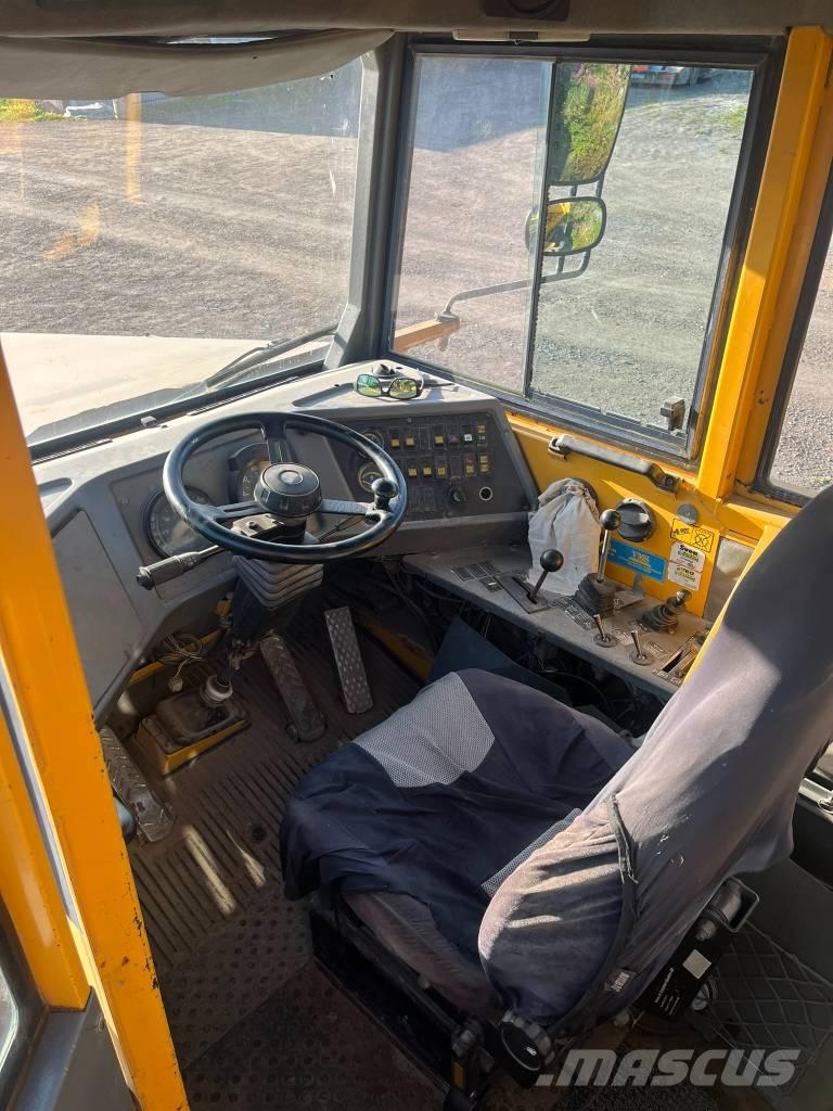 Volvo A 30 C Liigendraamiga pinnaseveokid