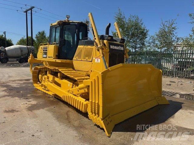 Komatsu D65EX-18 Buldooserid