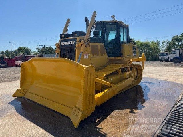 Komatsu D65EX-18 Buldooserid
