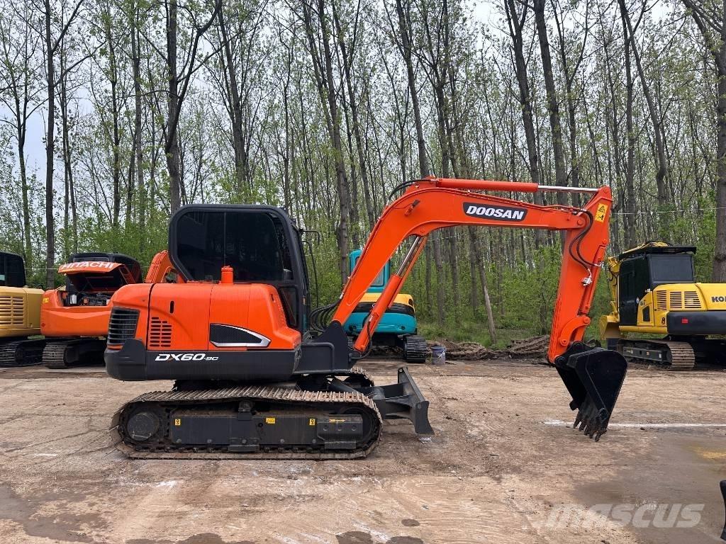 Doosan DX60 Roomikekskavaatorid