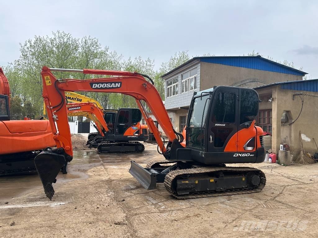 Doosan DX60 Roomikekskavaatorid